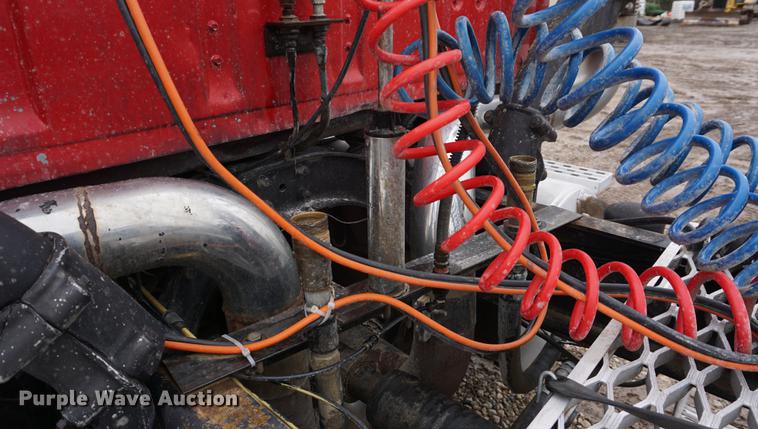 image for item DB0459 1989 Ford LTL9000 semi truck