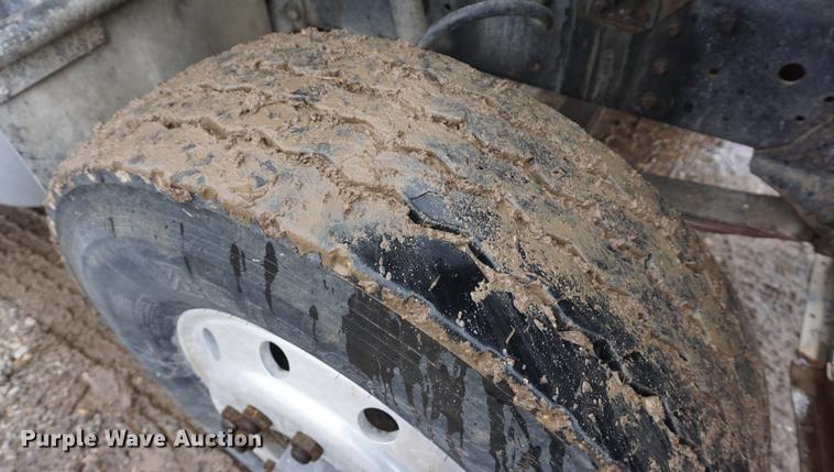 image for item DB0459 1989 Ford LTL9000 semi truck