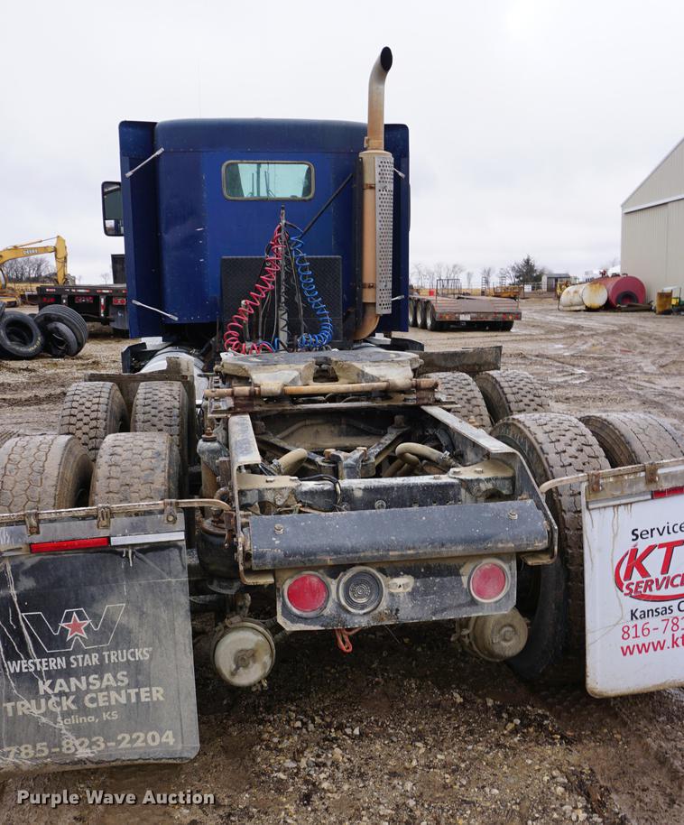 image for item DB0460 1998 Kenworth T600 semi truck