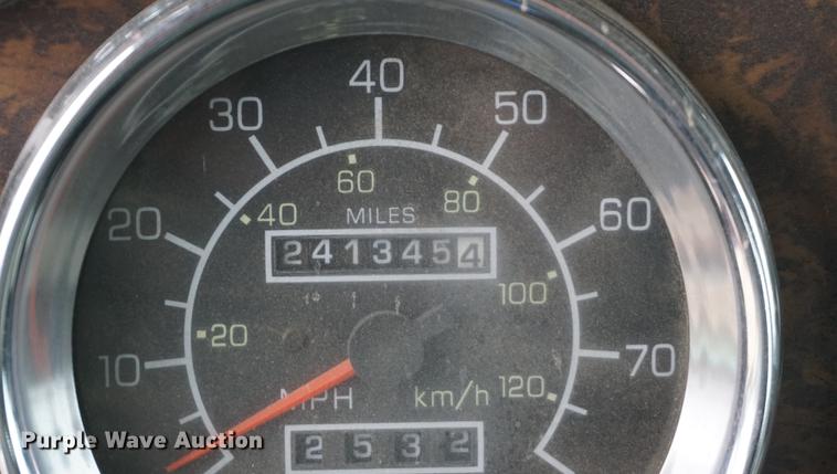 image for item DB0460 1998 Kenworth T600 semi truck