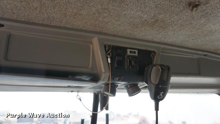 image for item DB0460 1998 Kenworth T600 semi truck