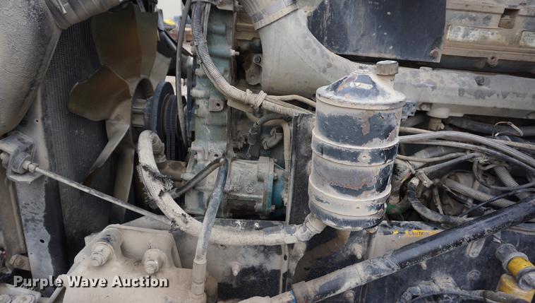 image for item DB0460 1998 Kenworth T600 semi truck