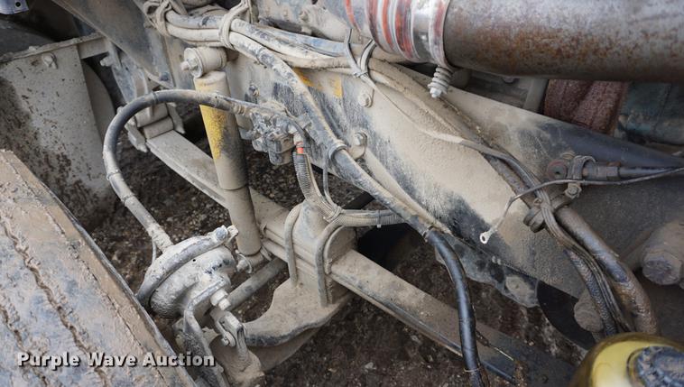 image for item DB0460 1998 Kenworth T600 semi truck