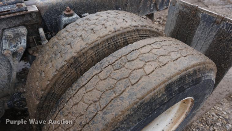 image for item DB0460 1998 Kenworth T600 semi truck