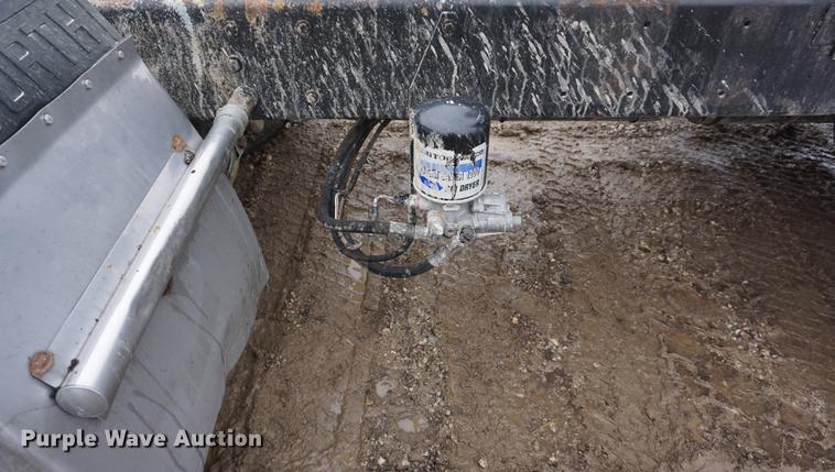 image for item DB0460 1998 Kenworth T600 semi truck