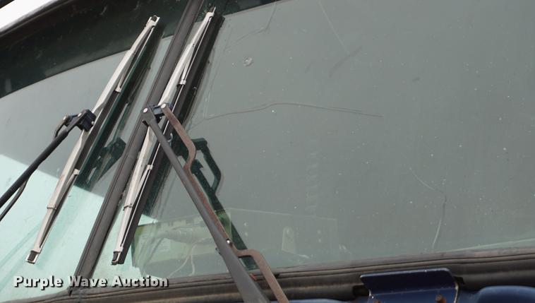 image for item DB0460 1998 Kenworth T600 semi truck