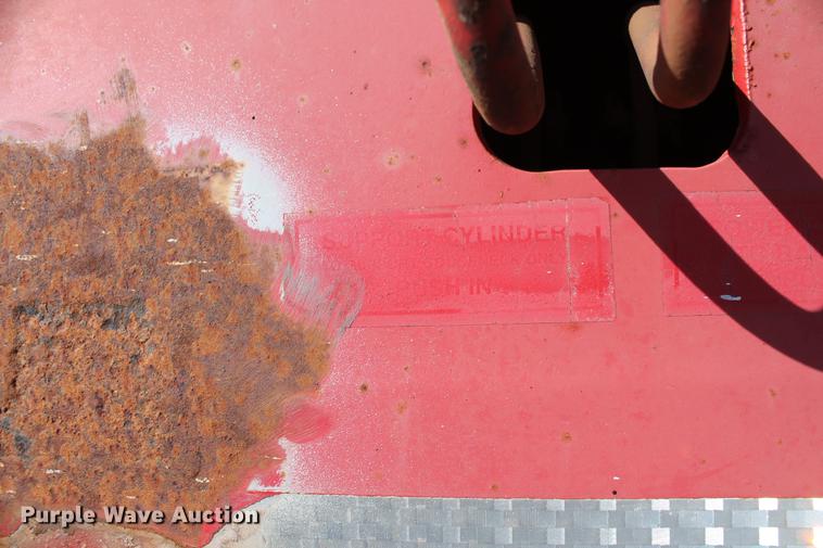 image for item DB5172 1997 Talbert TDW-35SA-HRG-1-T1 lowboy equipment trailer