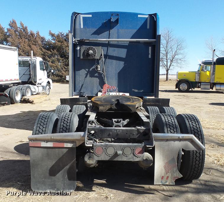 image for item DC0658 2012 Kenworth T660 semi truck