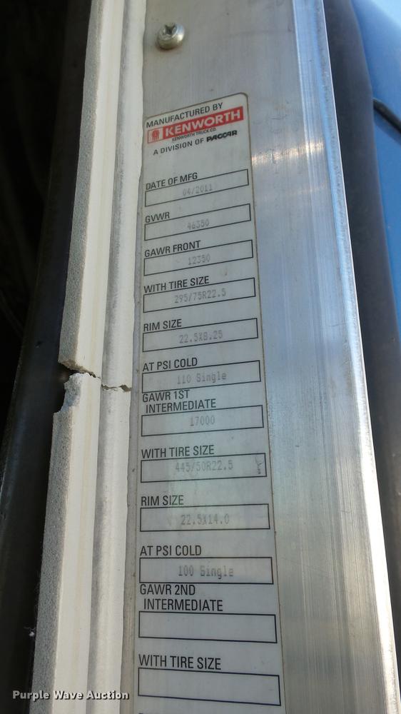 image for item DC0658 2012 Kenworth T660 semi truck