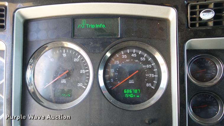 image for item DC0658 2012 Kenworth T660 semi truck
