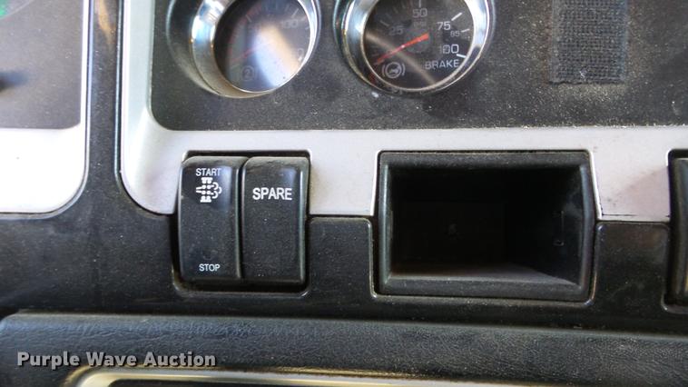 image for item DC0658 2012 Kenworth T660 semi truck