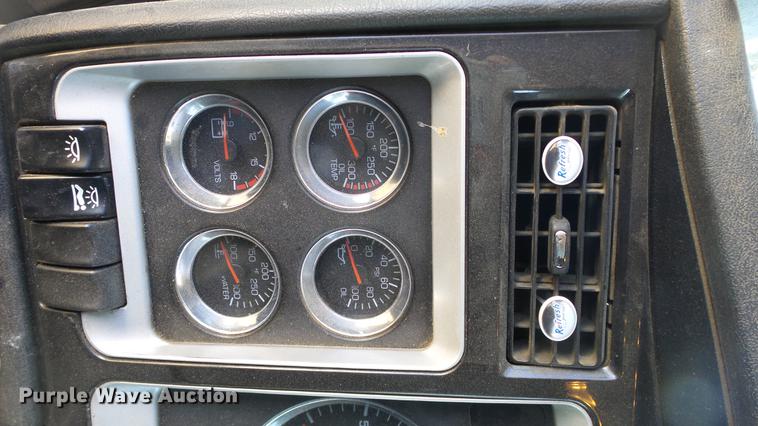 image for item DC0658 2012 Kenworth T660 semi truck