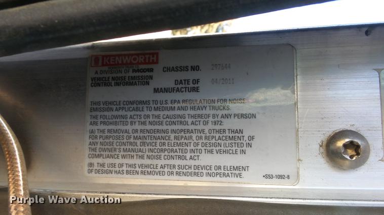 image for item DC0658 2012 Kenworth T660 semi truck