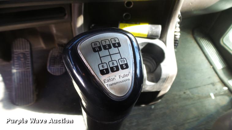 image for item DC0658 2012 Kenworth T660 semi truck