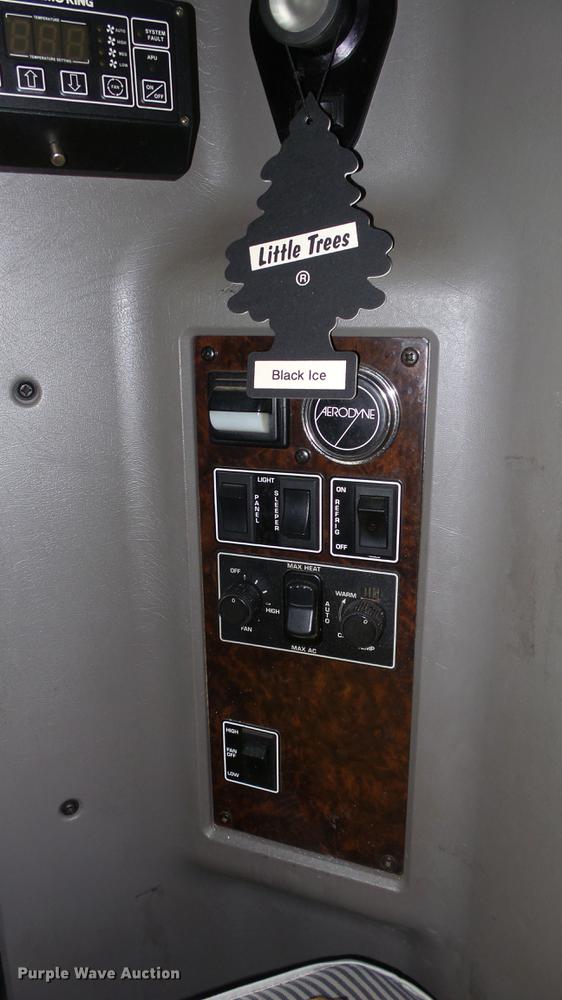 image for item DC0658 2012 Kenworth T660 semi truck