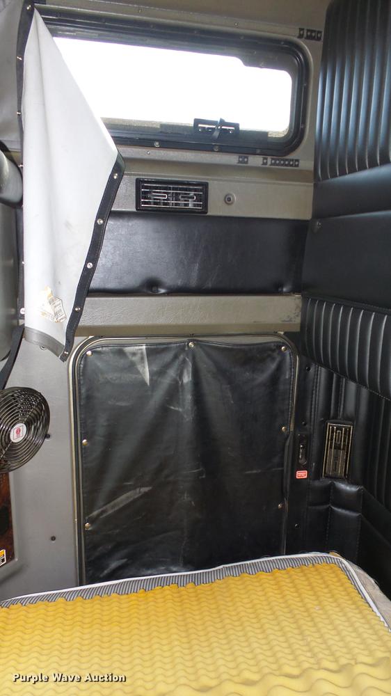 image for item DC0658 2012 Kenworth T660 semi truck