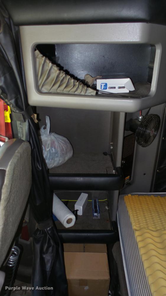 image for item DC0658 2012 Kenworth T660 semi truck