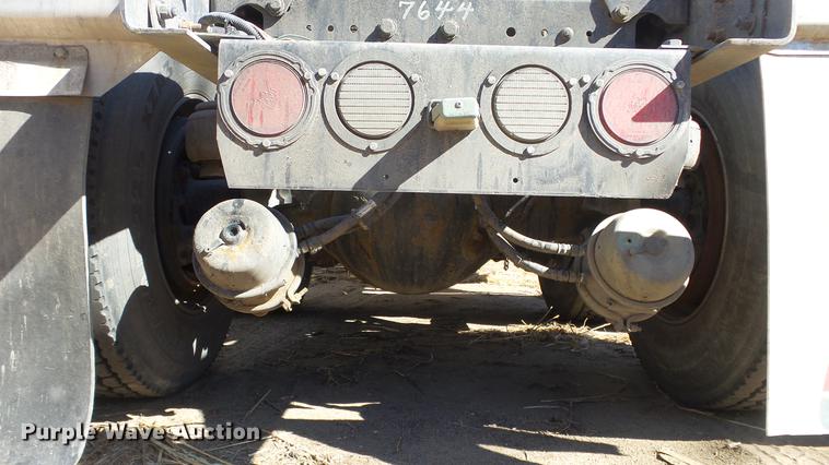 image for item DC0658 2012 Kenworth T660 semi truck