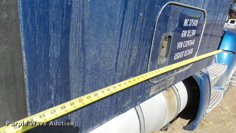 image for item DC0658 2012 Kenworth T660 semi truck