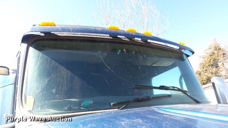 image for item DC0658 2012 Kenworth T660 semi truck