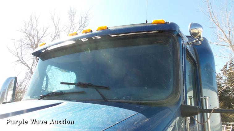 image for item DC0658 2012 Kenworth T660 semi truck