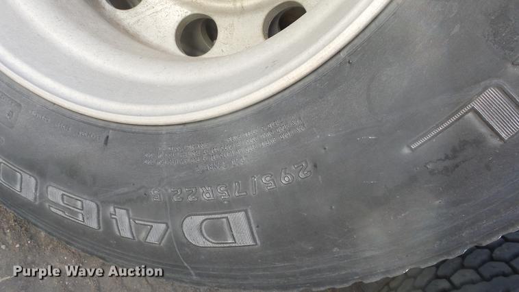 image for item DC0658 2012 Kenworth T660 semi truck