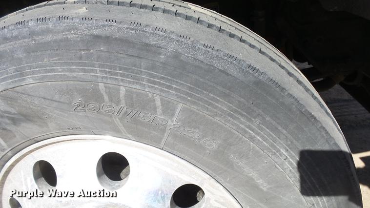 image for item DC0658 2012 Kenworth T660 semi truck