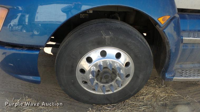 image for item DC0658 2012 Kenworth T660 semi truck