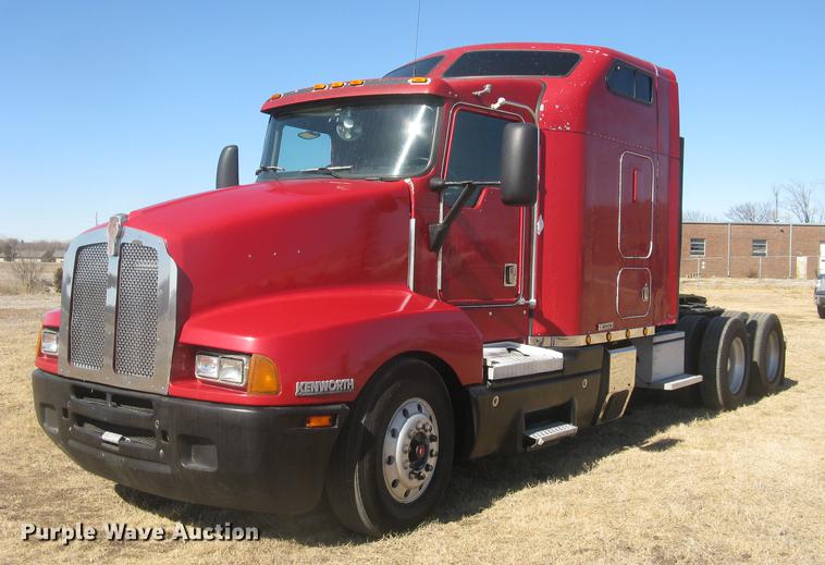 image for item DC2337 1995 Kenworth T600 semi truck