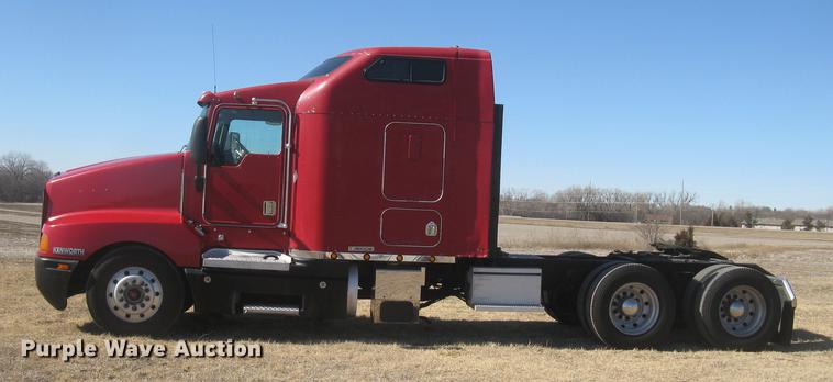 image for item DC2337 1995 Kenworth T600 semi truck
