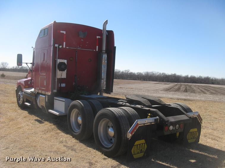 image for item DC2337 1995 Kenworth T600 semi truck