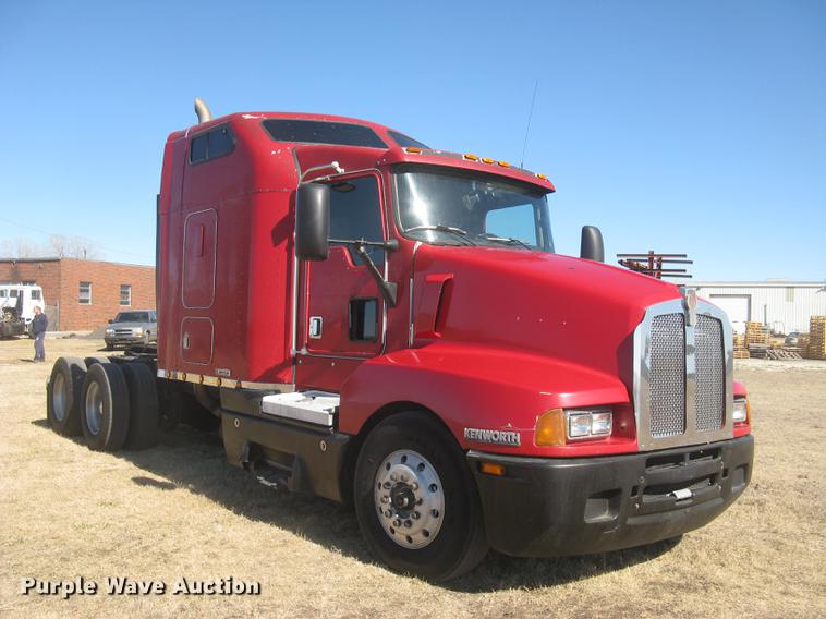 image for item DC2337 1995 Kenworth T600 semi truck