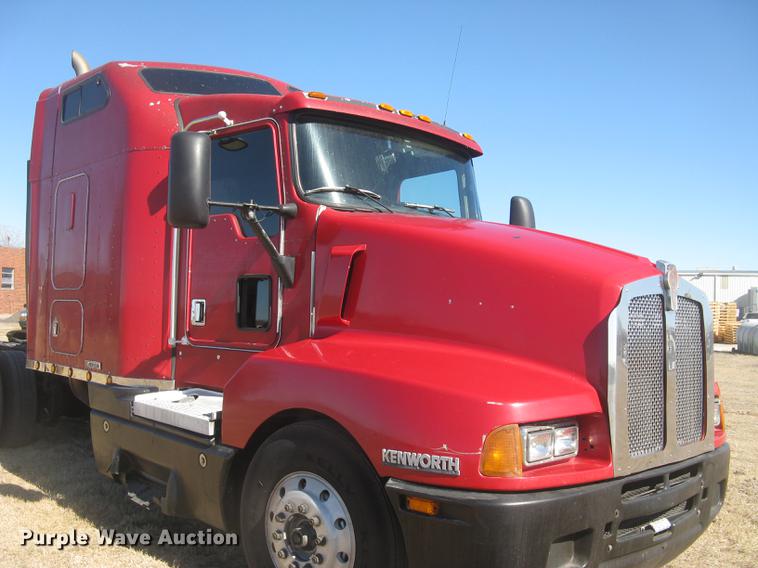 image for item DC2337 1995 Kenworth T600 semi truck