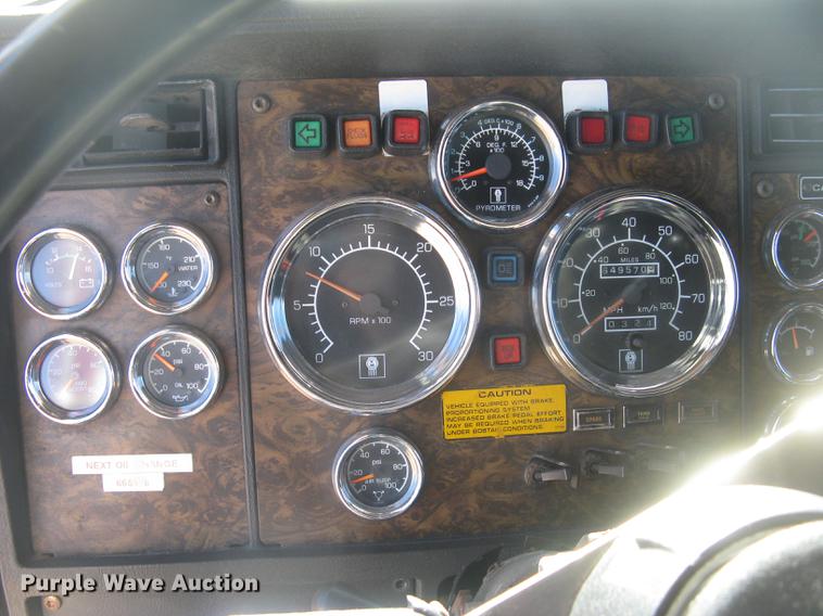 image for item DC2337 1995 Kenworth T600 semi truck