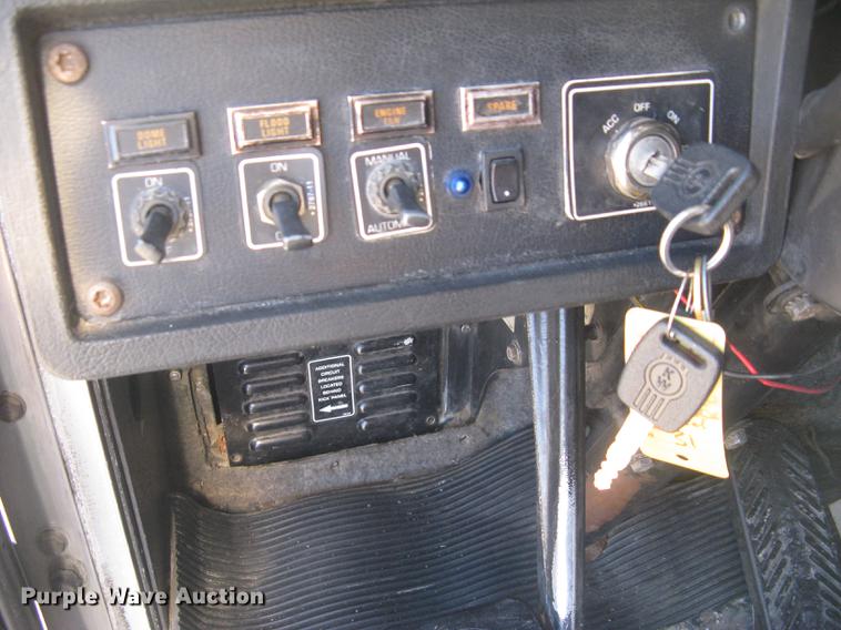 image for item DC2337 1995 Kenworth T600 semi truck