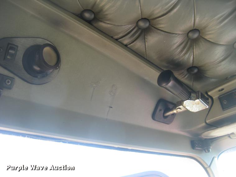 image for item DC2337 1995 Kenworth T600 semi truck