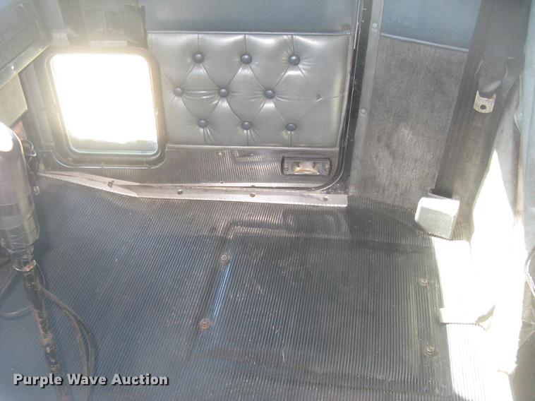 image for item DC2337 1995 Kenworth T600 semi truck