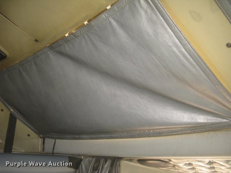 image for item DC2337 1995 Kenworth T600 semi truck