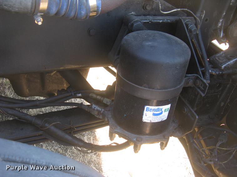 image for item DC2337 1995 Kenworth T600 semi truck