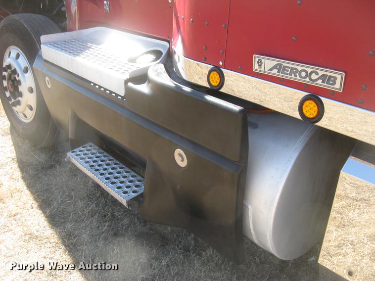 image for item DC2337 1995 Kenworth T600 semi truck