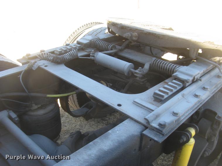 image for item DC2337 1995 Kenworth T600 semi truck