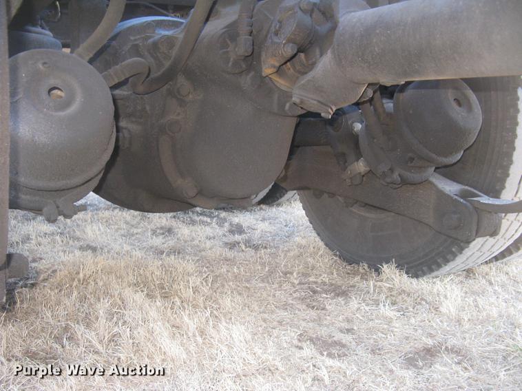 image for item DC2337 1995 Kenworth T600 semi truck