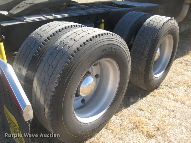 image for item DC2337 1995 Kenworth T600 semi truck