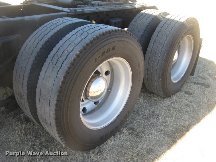 image for item DC2337 1995 Kenworth T600 semi truck