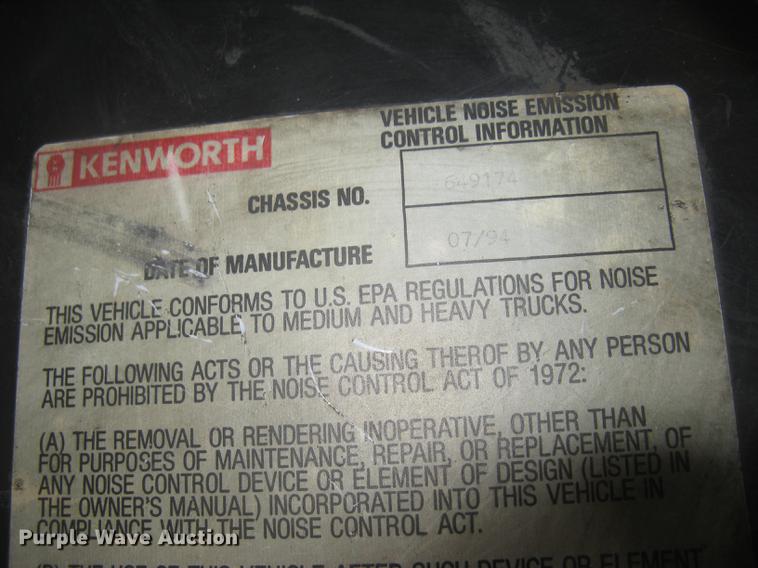 image for item DC2337 1995 Kenworth T600 semi truck