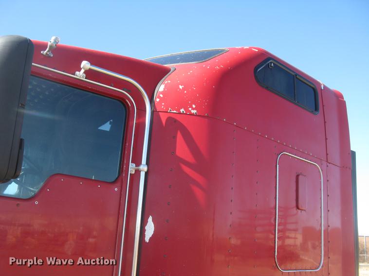 image for item DC2337 1995 Kenworth T600 semi truck