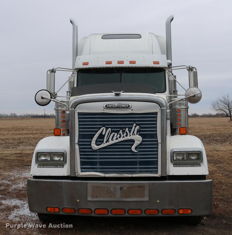 image for item DC3536 1999 Freightliner Classic XL FLD120 semi truck
