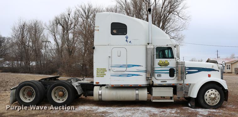 image for item DC3536 1999 Freightliner Classic XL FLD120 semi truck