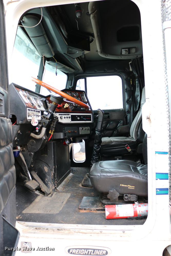 image for item DC3536 1999 Freightliner Classic XL FLD120 semi truck