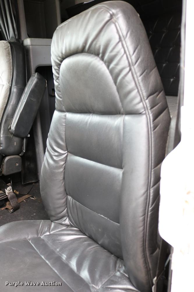 image for item DC3536 1999 Freightliner Classic XL FLD120 semi truck